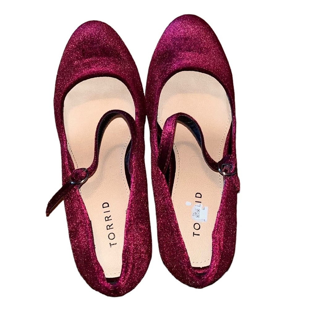 Torrid Burgundy Velvet Shoes Size 9 WW